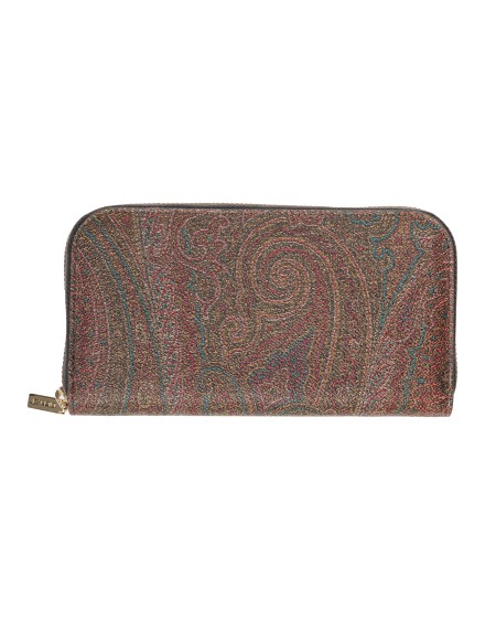 Shop ETRO  Portafoglio: Etro portafoglio realizzato nell'iconica tela Paisley jacquard.
Chiusura con cerniera.
Dodici spazi portacarte.
Due spazi porta cartamoneta.
Tasca porta moneta con zip.
Accessori metallici con finitura dorata.
Dimensioni: 18,9 x 10 cm.
Composizione esterno: Tessuto di cotone Paisley jacquard spalmato con grana opaca e doppiato in tela.
Composizione interno: 100% pelle di vitello.
Composizione fodera: 100% nylon.
Made in Italy.. 0N082 8210-0600